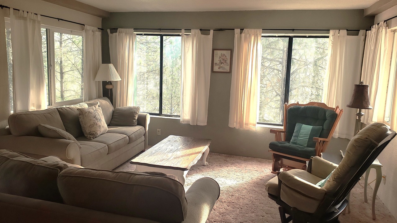 Photo of Livingroom in Wolf Creek