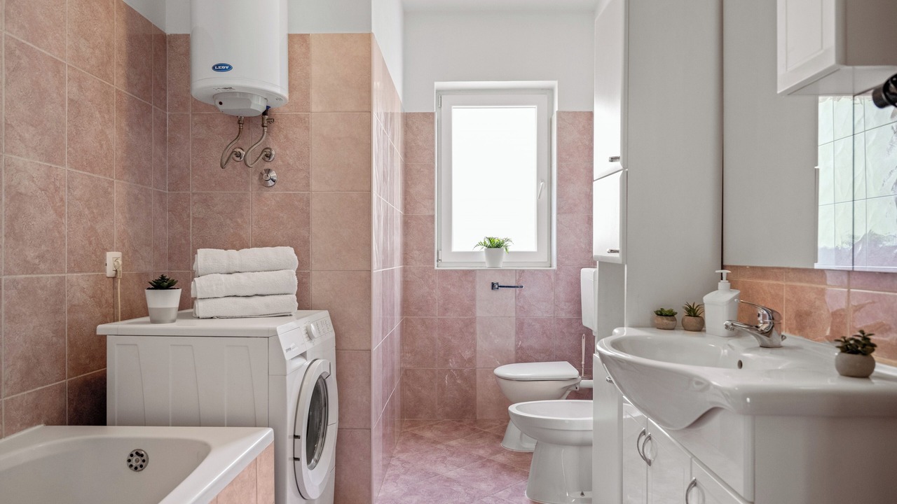Photo of Bathroom in Marceljani