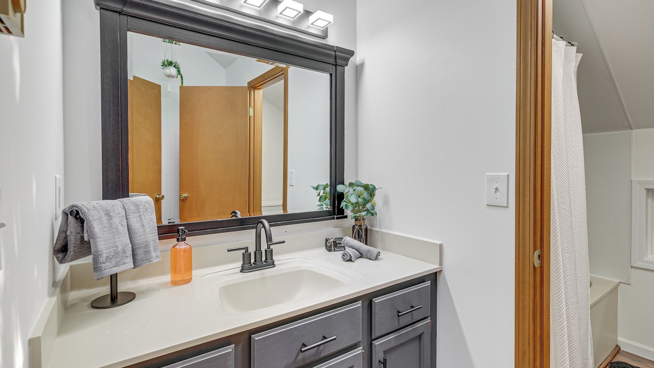 Photo of Bathroom in Alden