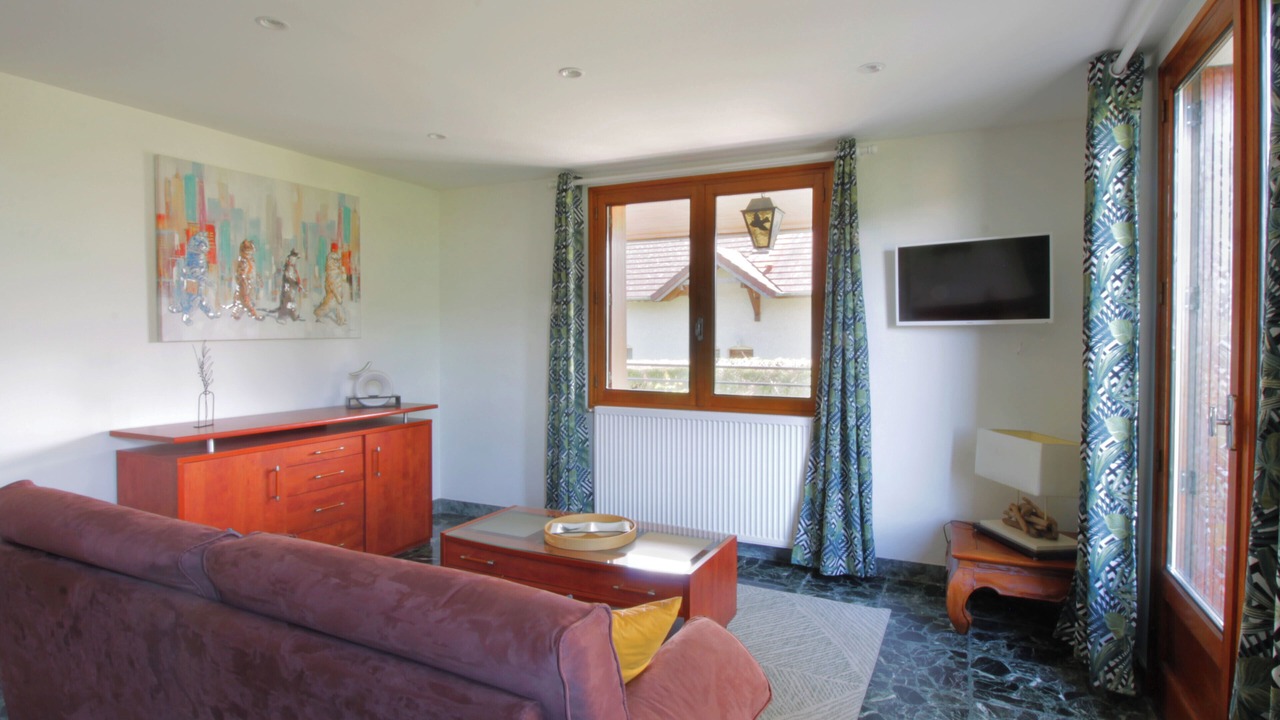 Photo of Livingroom in Brison-Saint-Innocent