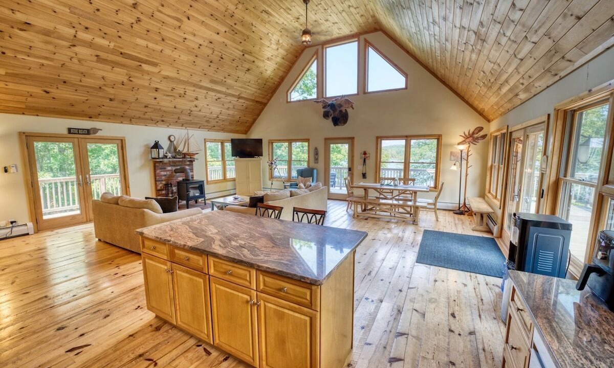 Photo of Livingroom in Hancock