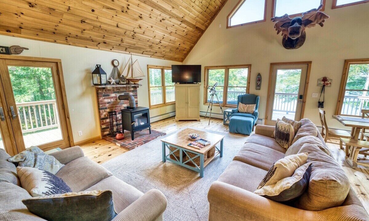 Photo of Livingroom in Hancock