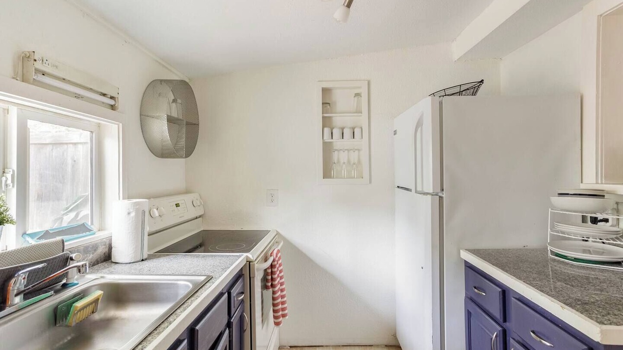Photo of Kitchen in Northwest Los Angeles Heights