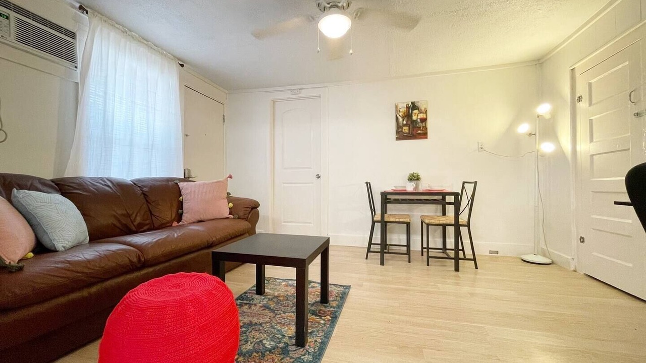 Photo of Livingroom in Northwest Los Angeles Heights