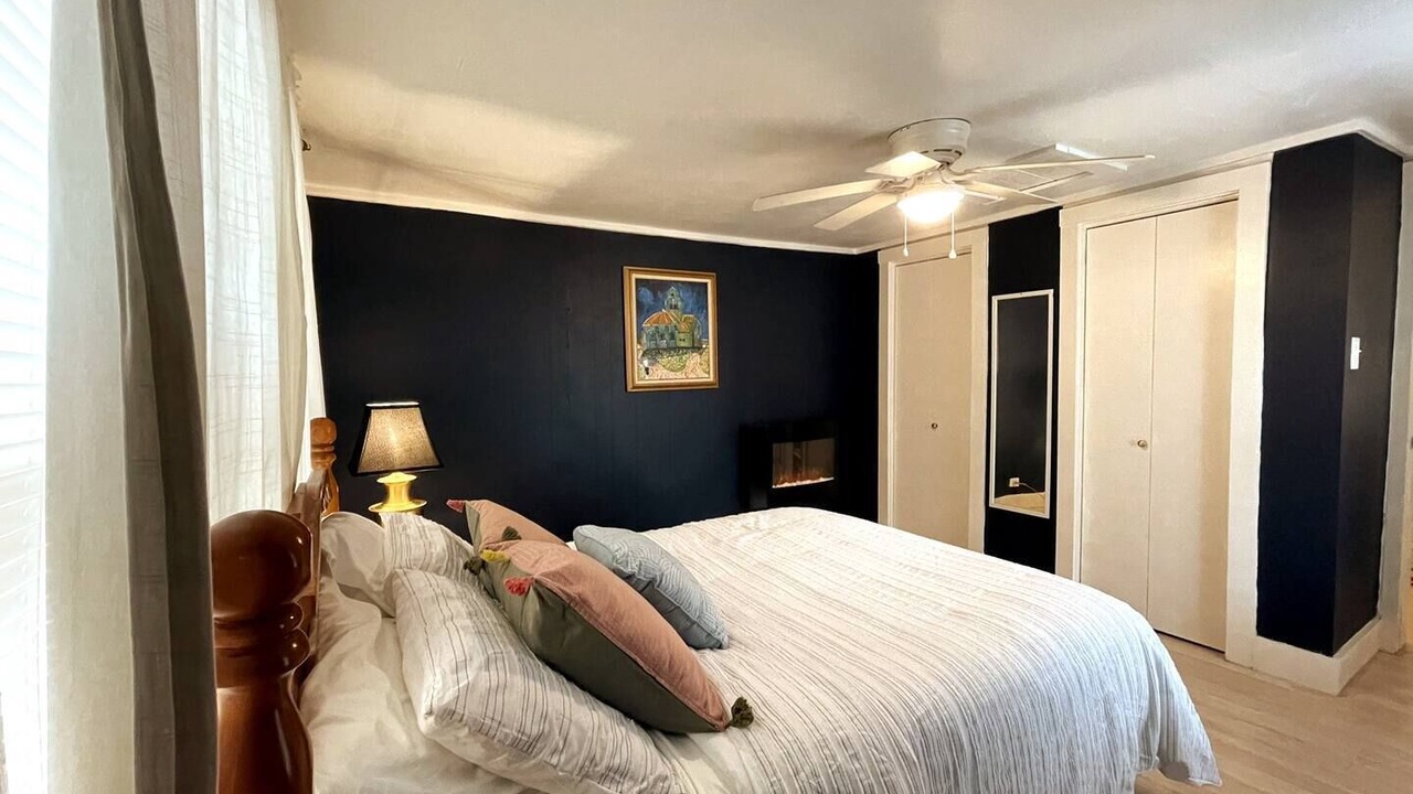 Photo of Bedroom in Northwest Los Angeles Heights