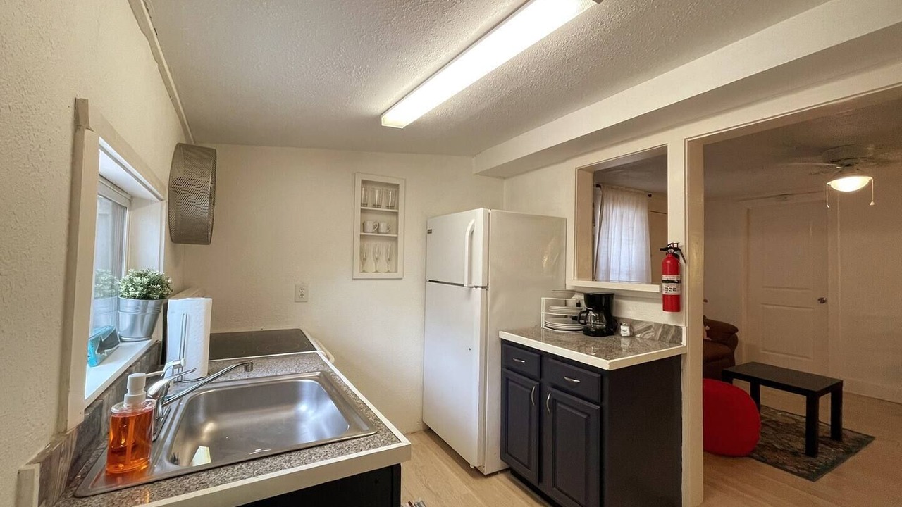 Photo of Kitchen in Northwest Los Angeles Heights