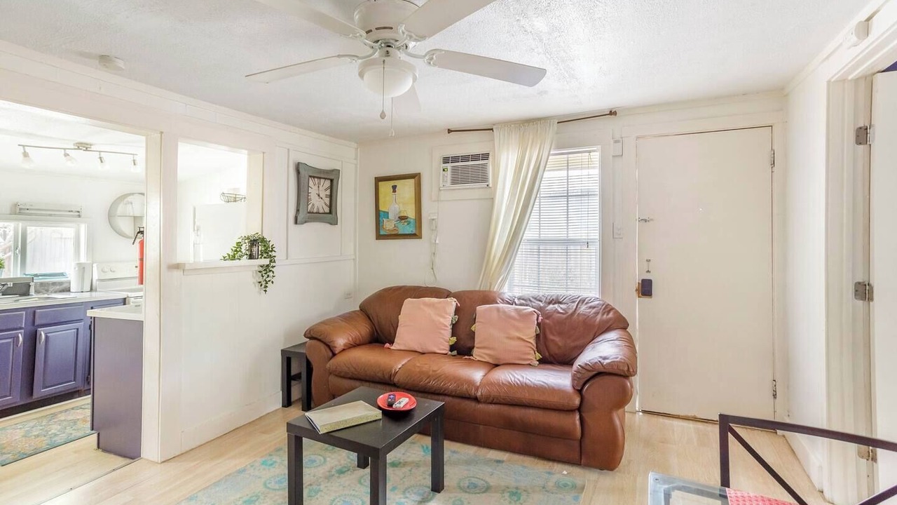 Photo of Livingroom in Northwest Los Angeles Heights