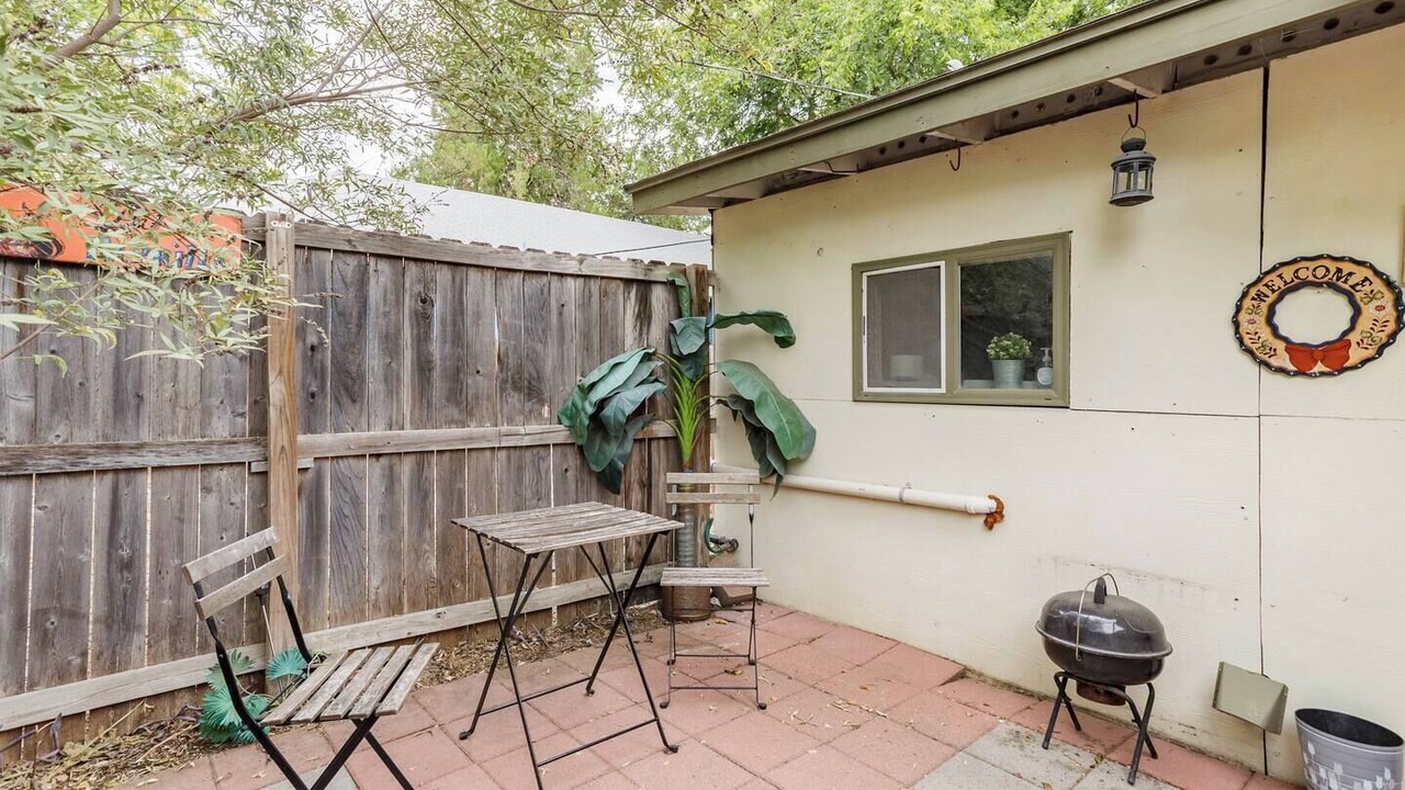 Photo of Patio Balcony in Northwest Los Angeles Heights