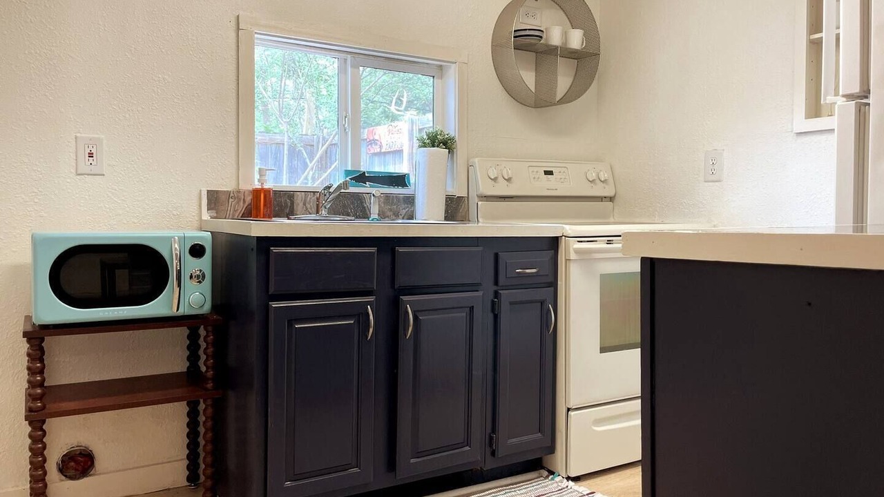 Photo of Kitchen in Northwest Los Angeles Heights