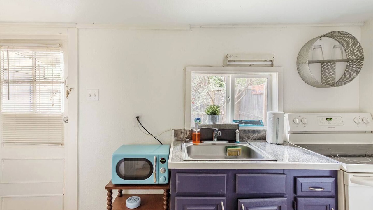 Photo of Kitchen in Northwest Los Angeles Heights