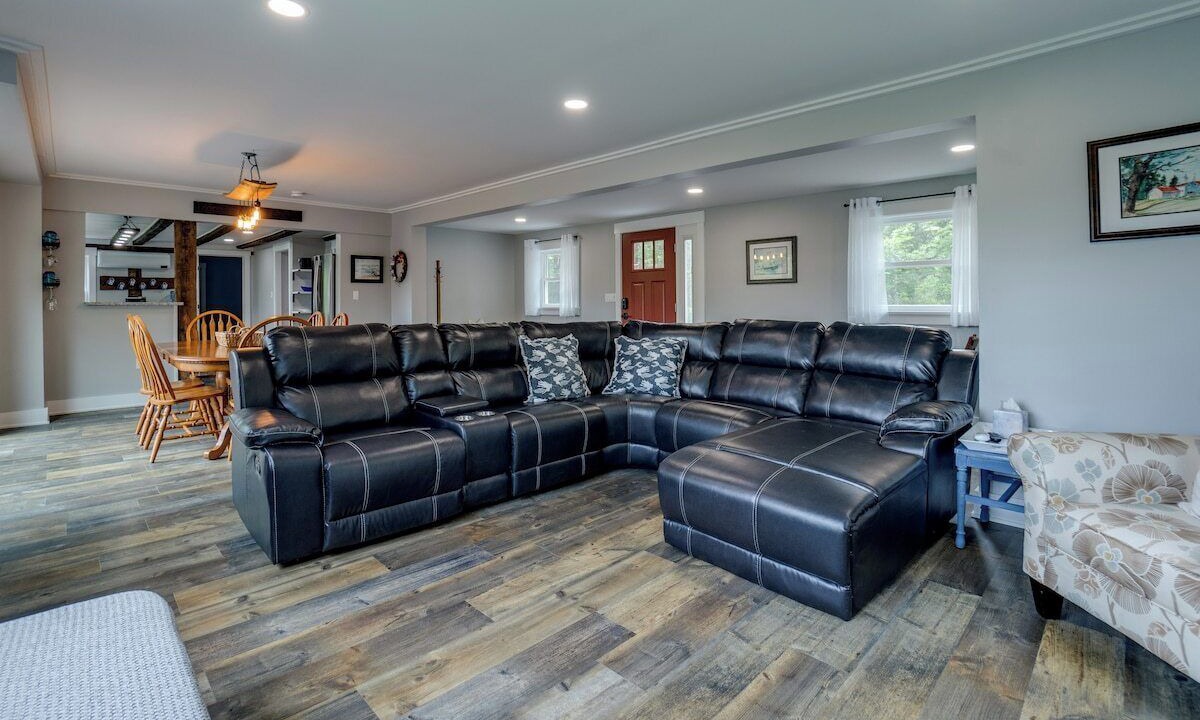 Photo of Livingroom in Himrod