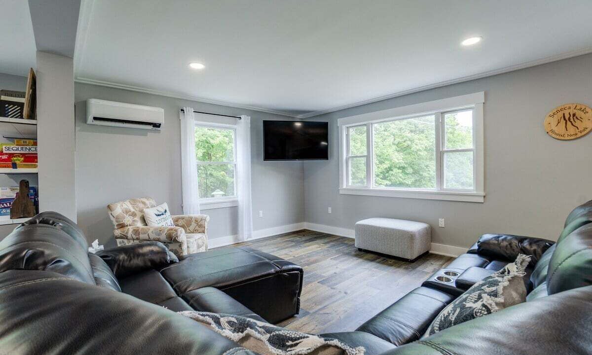 Photo of Livingroom in Himrod