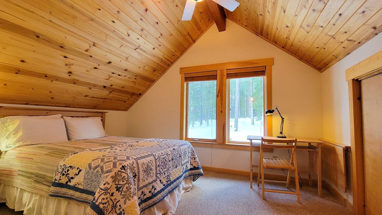 Photo of Bedroom in Mazama