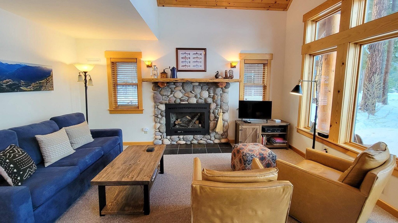 Photo of Livingroom in Mazama