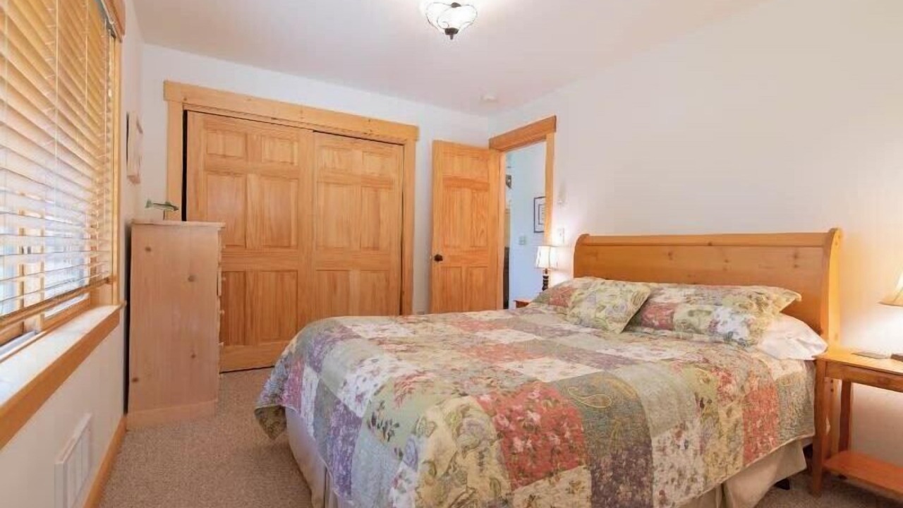 Photo of Bedroom in Mazama
