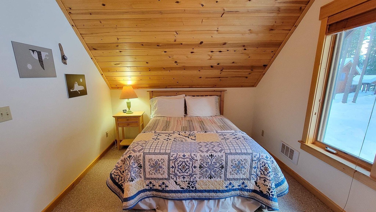 Photo of Bedroom in Mazama