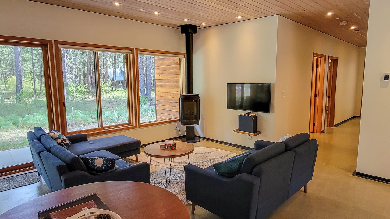 Photo of Livingroom in Mazama