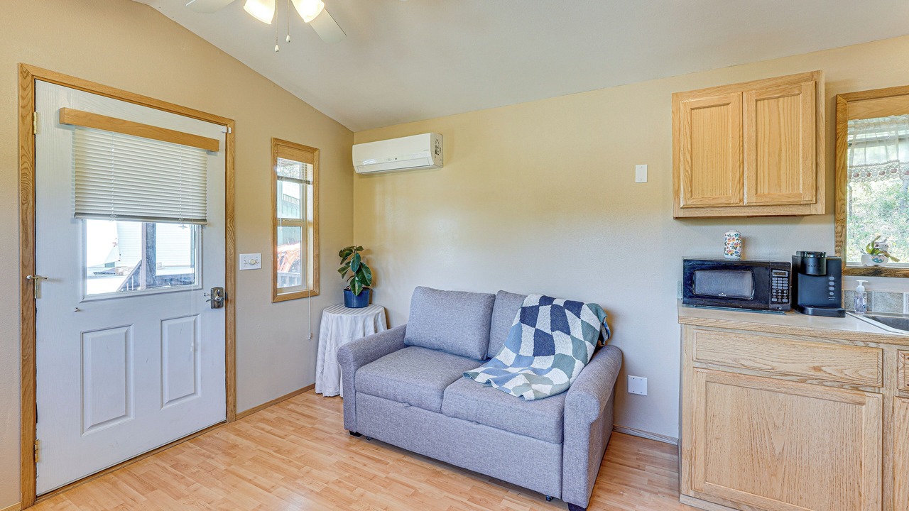 Photo of Livingroom in Medford