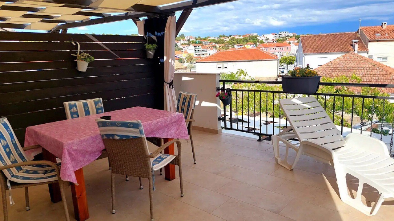 Photo of Patio Balcony in Jezera
