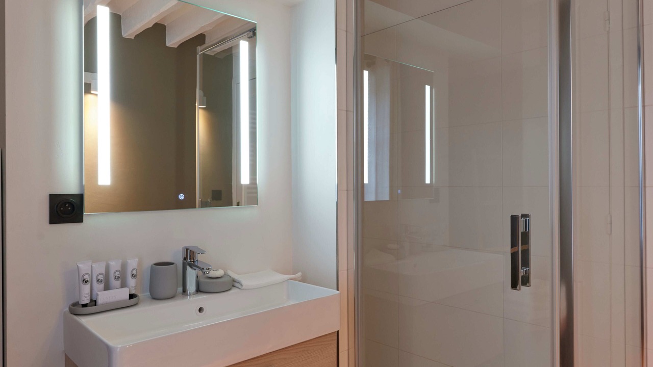 Photo of Bathroom in Honfleur