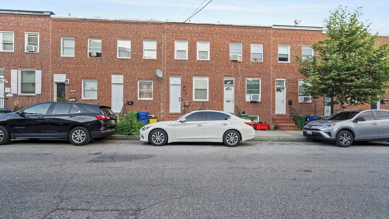 Photo of Others in Downtown Baltimore