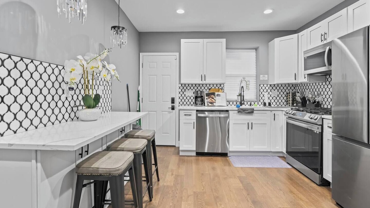 Photo of Others in Downtown Baltimore