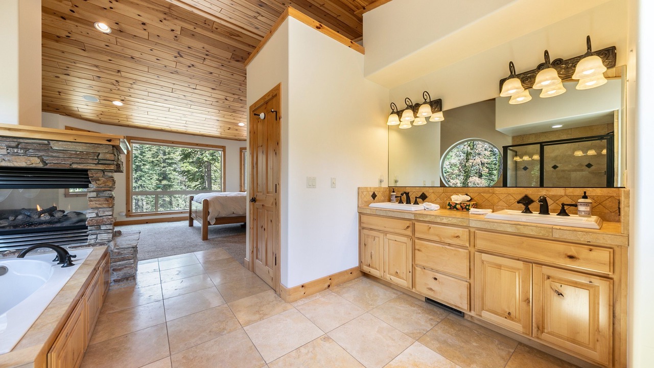 Photo of Bathroom in Tahoe Pines