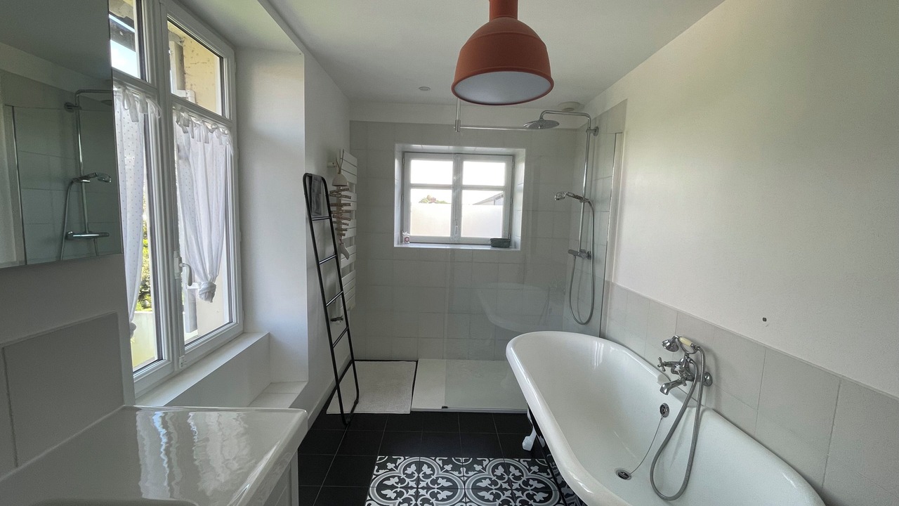 Photo of Bathroom in Saint-Philbert-de-Grand-Lieu