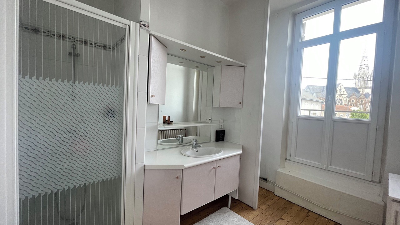 Photo of Bathroom in Saint-Philbert-de-Grand-Lieu