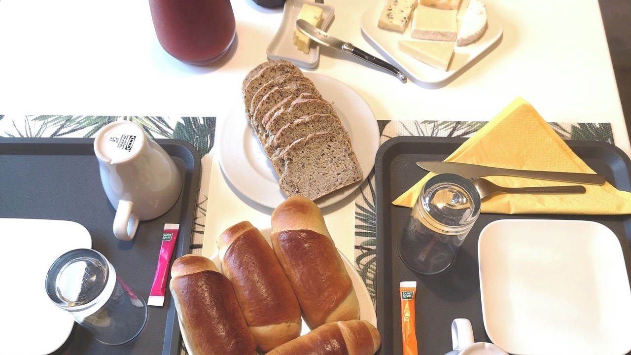 Photo of Others in Pernois