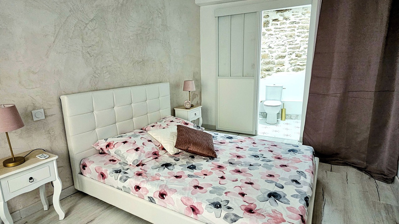 Photo of Bedroom in Chateauneuf-du-Pape
