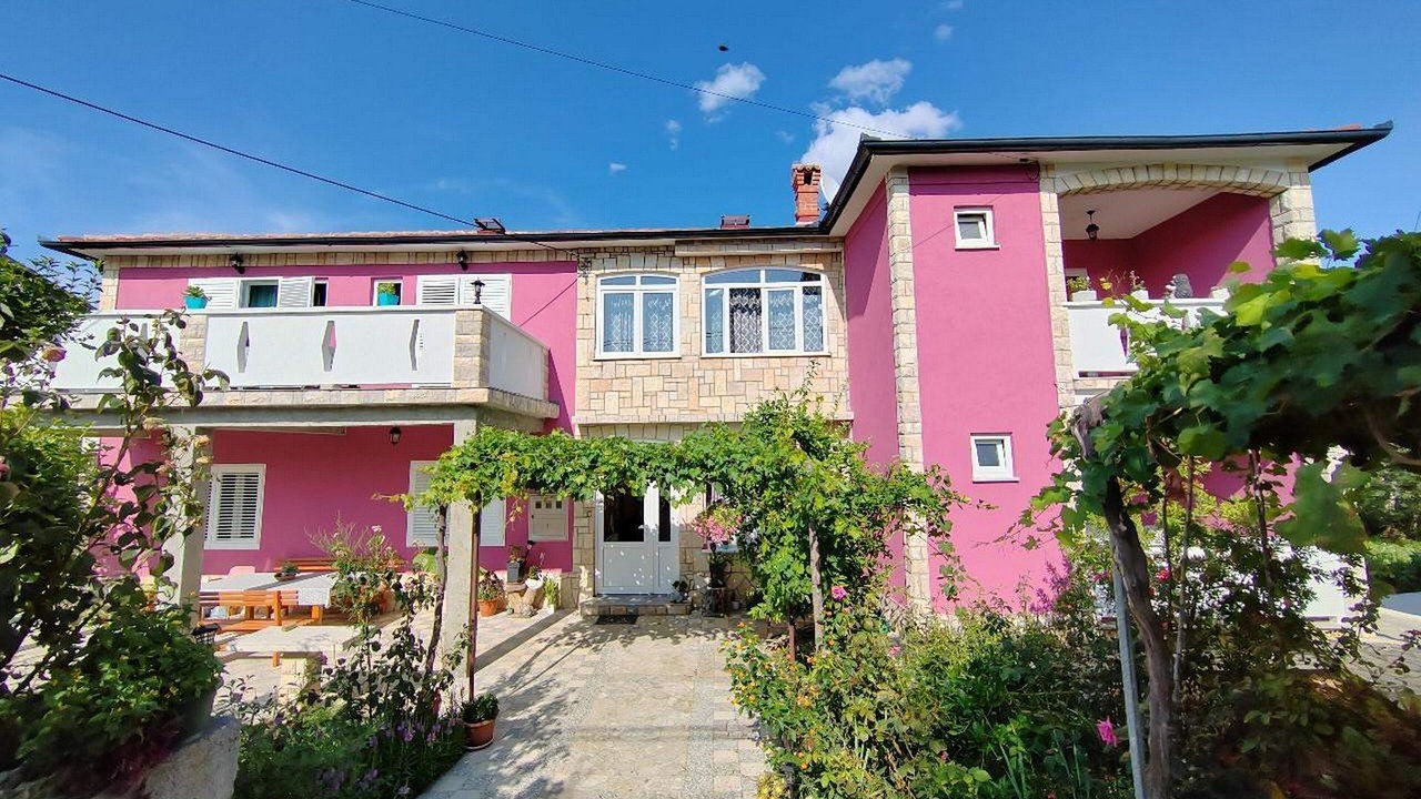 Photo of Outdoor in Mundanije