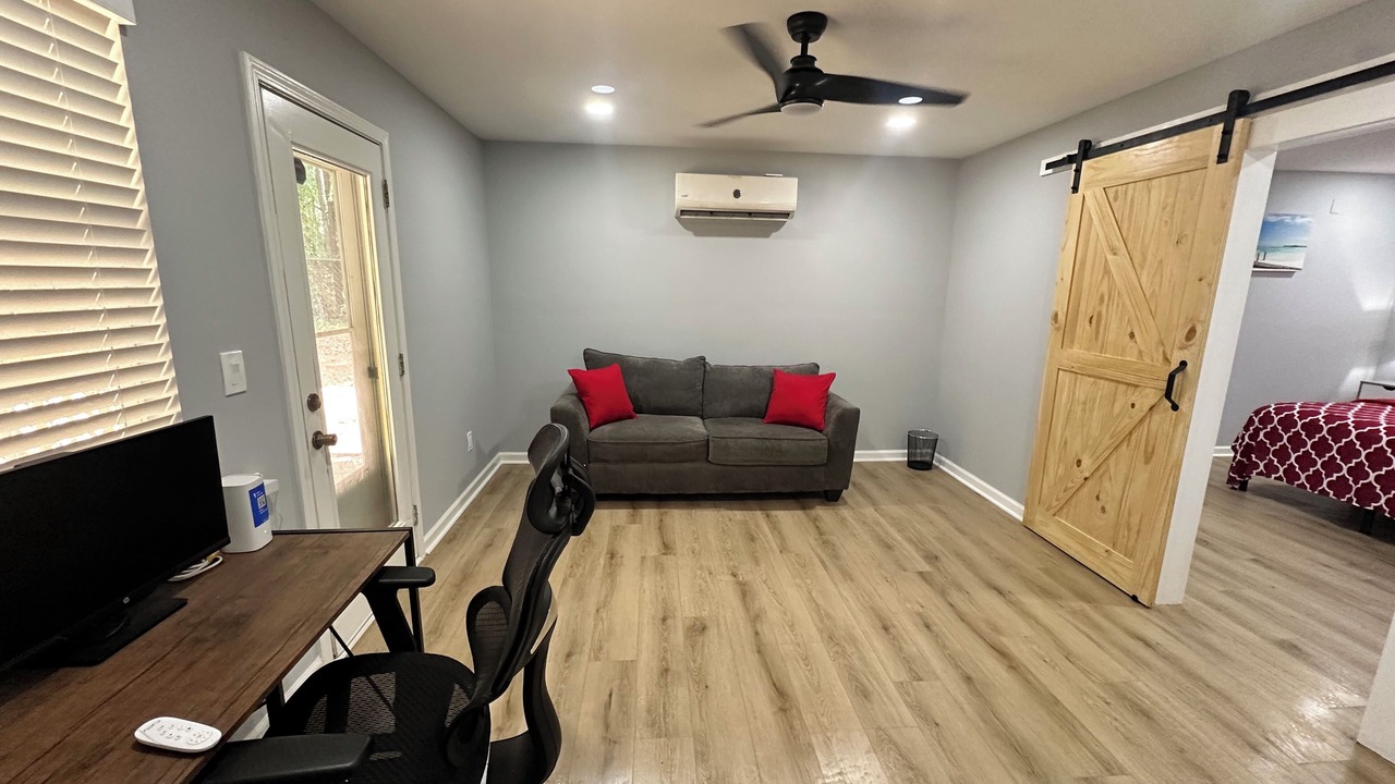 Photo of Livingroom in Locust Grove