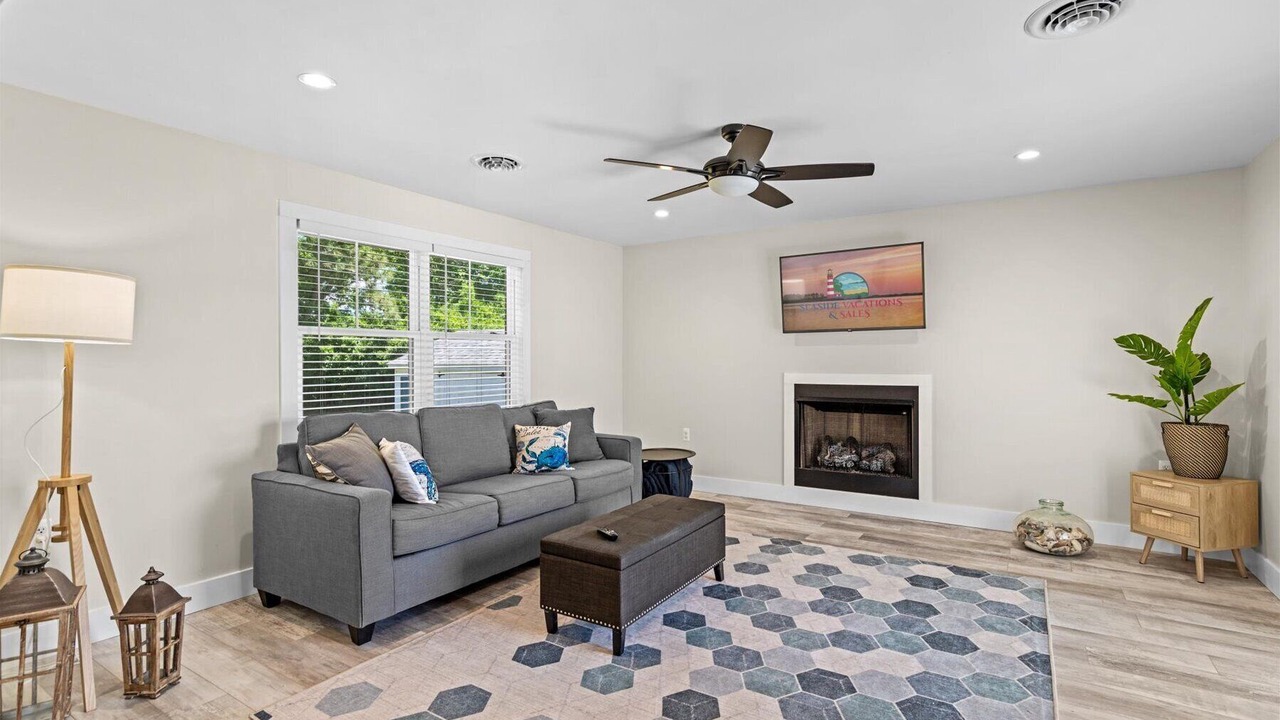 Photo of Livingroom in Deep Hole