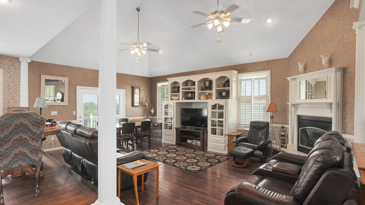 Photo of Livingroom in Smithville
