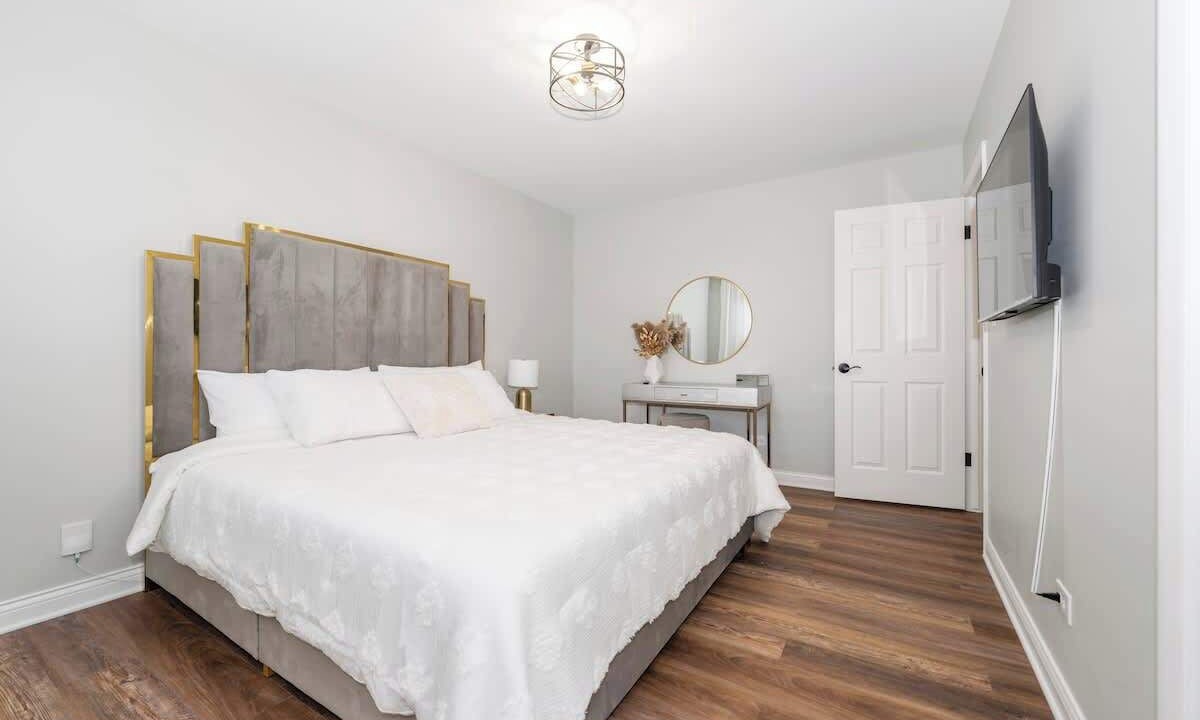 Photo of Bedroom in Elmhurst