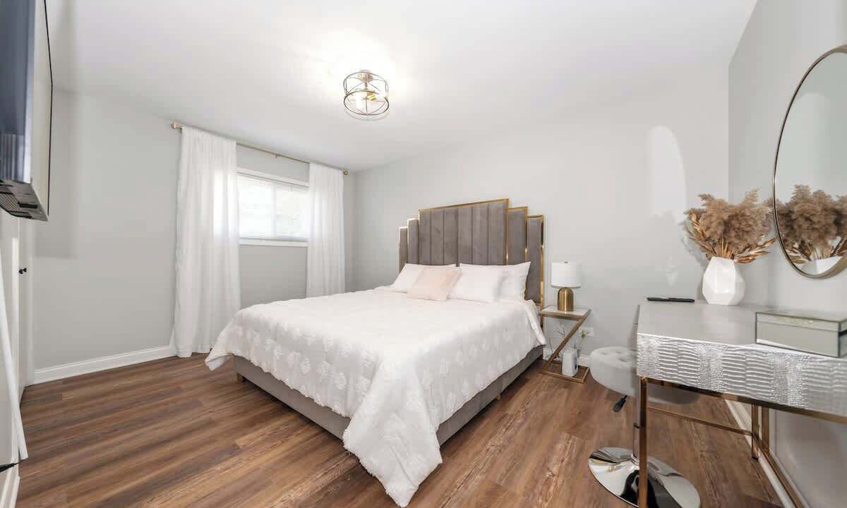 Photo of Bedroom in Elmhurst