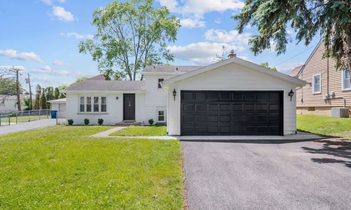 Photo of Outdoor in Elmhurst