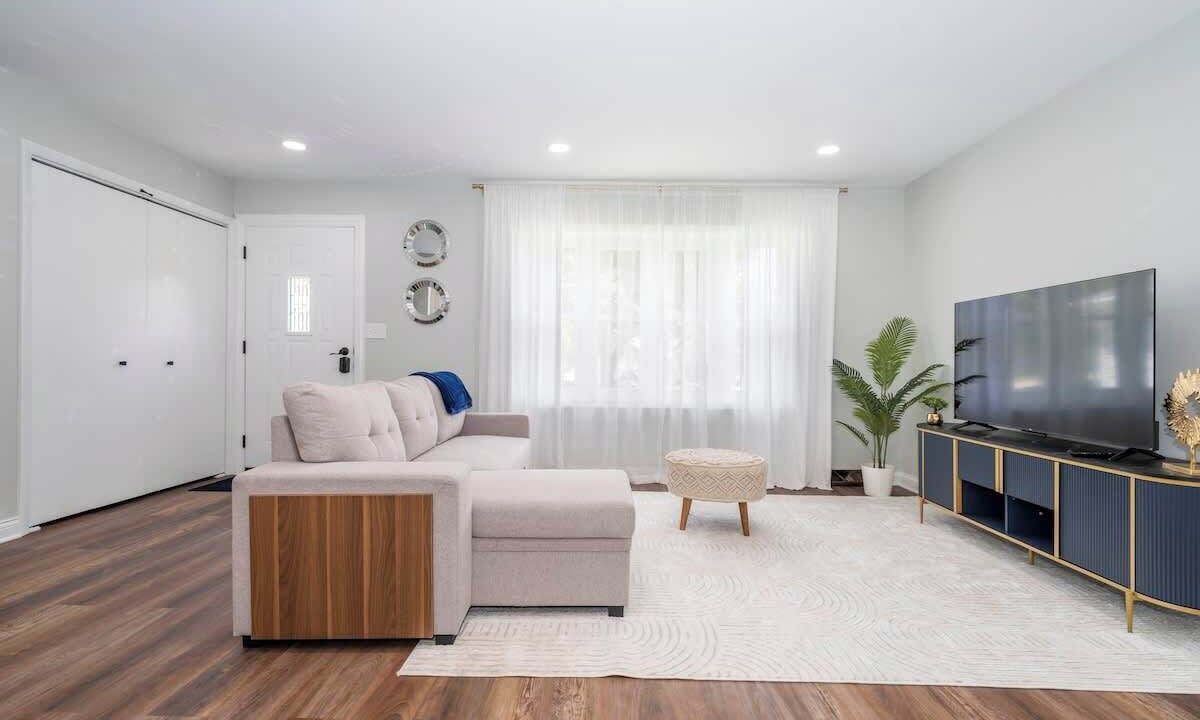 Photo of Livingroom in Elmhurst