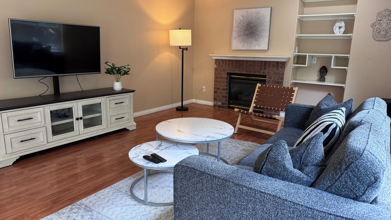 Photo of Livingroom in Hillsboro
