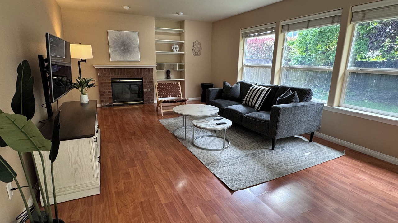 Photo of Livingroom in Hillsboro
