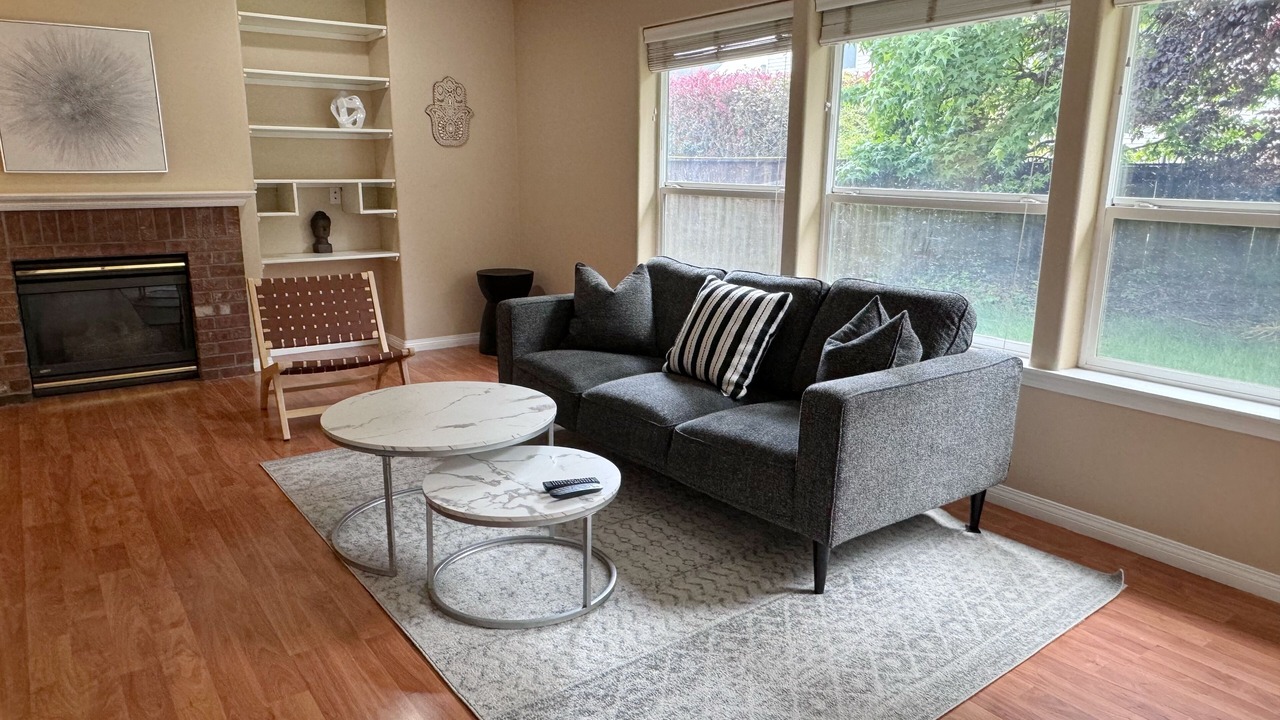 Photo of Livingroom in Hillsboro