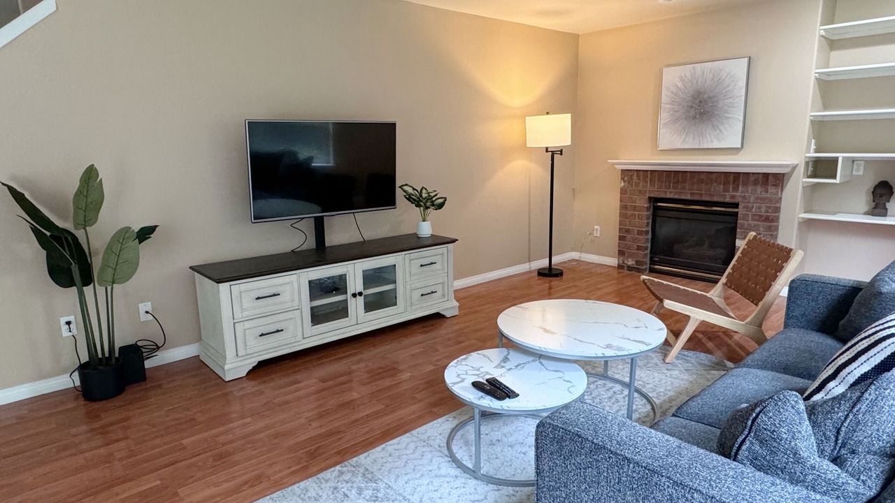 Photo of Livingroom in Hillsboro