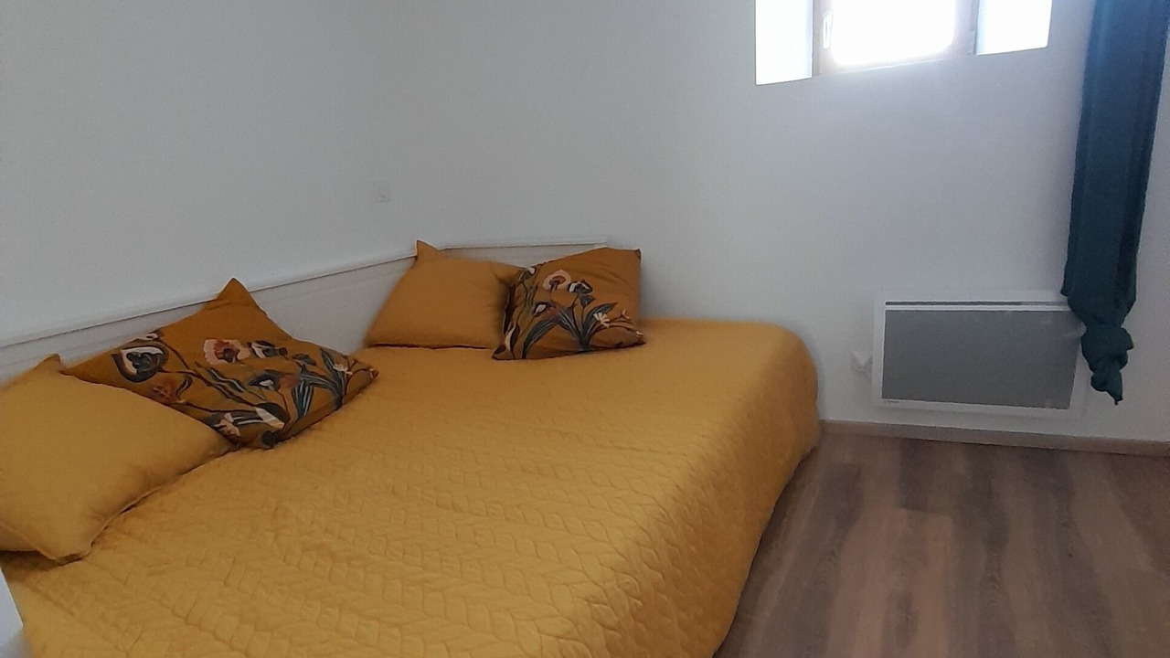 Photo of Bedroom in Saint-Vincent-de-Barres