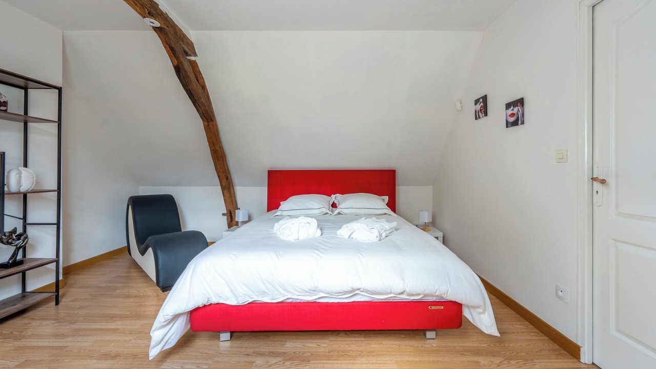 Photo of Bedroom in La Chapelle-sur-Loire