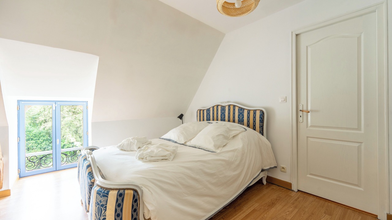 Photo of Bedroom in La Chapelle-sur-Loire