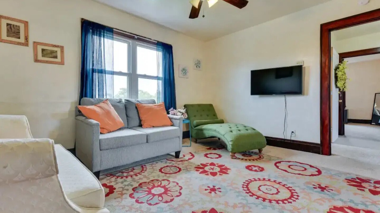 Photo of Livingroom in Cheektowaga