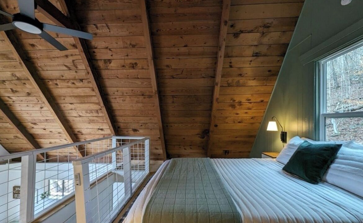 Photo of Bedroom in Flat Hollow Marina