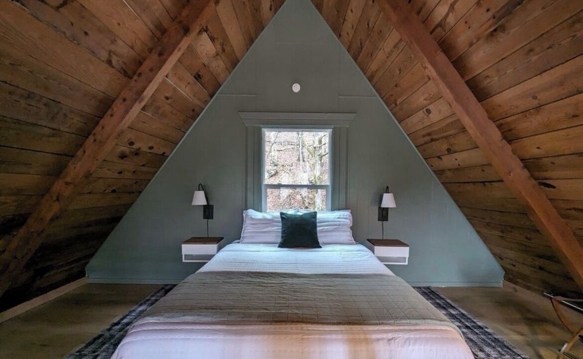 Photo of Bedroom in Flat Hollow Marina