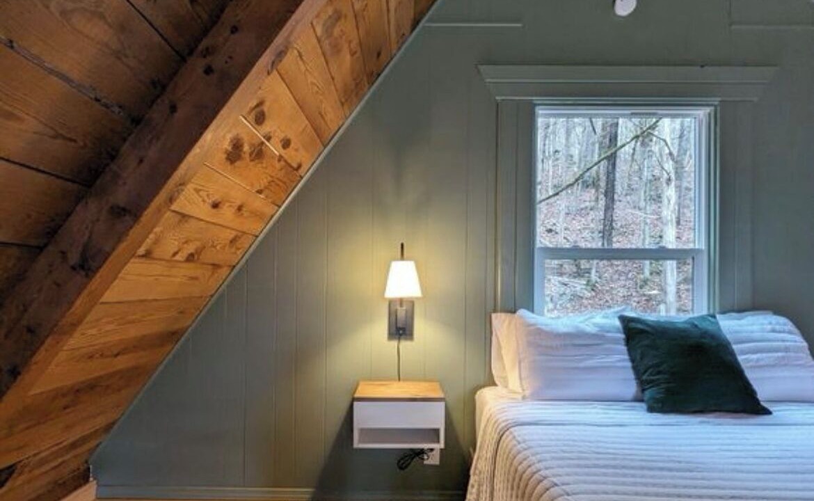 Photo of Bedroom in Flat Hollow Marina